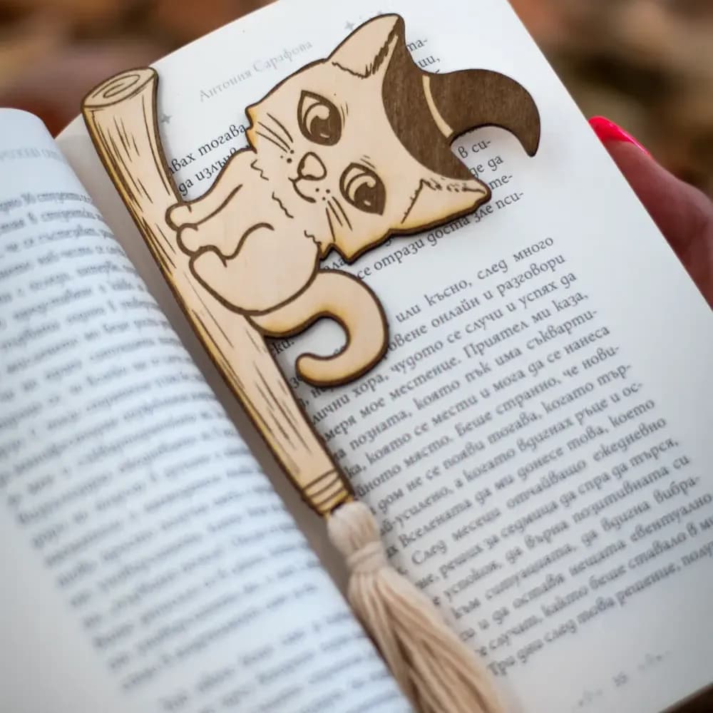 Книгоразделител "Коте вещица" 